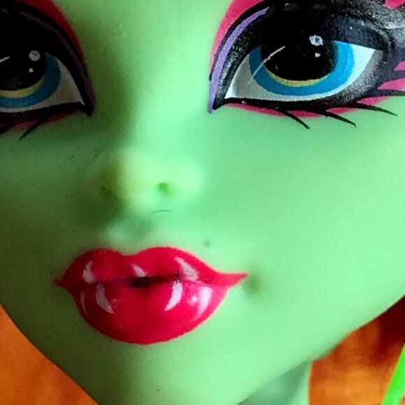 Monster High Doll Venus McFlytrap - Picture 9 of 15